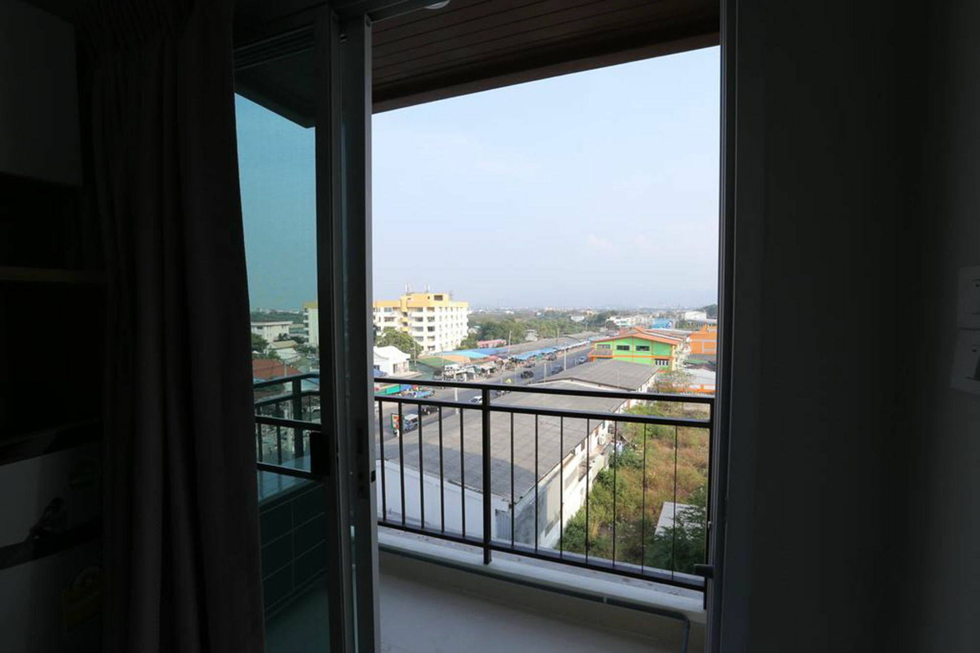 צ'ון בורי Central Place Serviced Apartment Angsila מראה חיצוני תמונה
